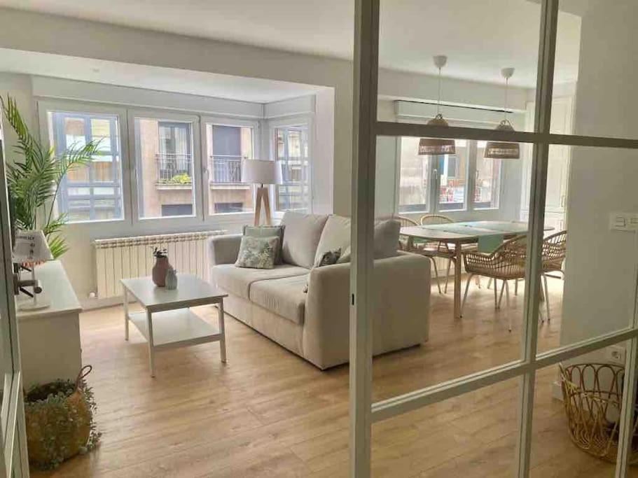 Apartamento A Estrenar En Centro Gijon. Fibra-Tv Екстер'єр фото