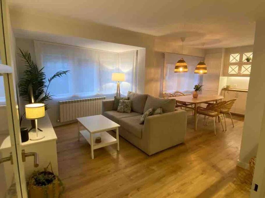 Apartamento A Estrenar En Centro Gijon. Fibra-Tv Екстер'єр фото